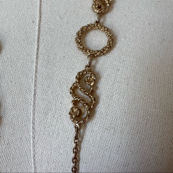 Vintage Sarah Coventry Goldtone Necklace - Picture 4 of 6